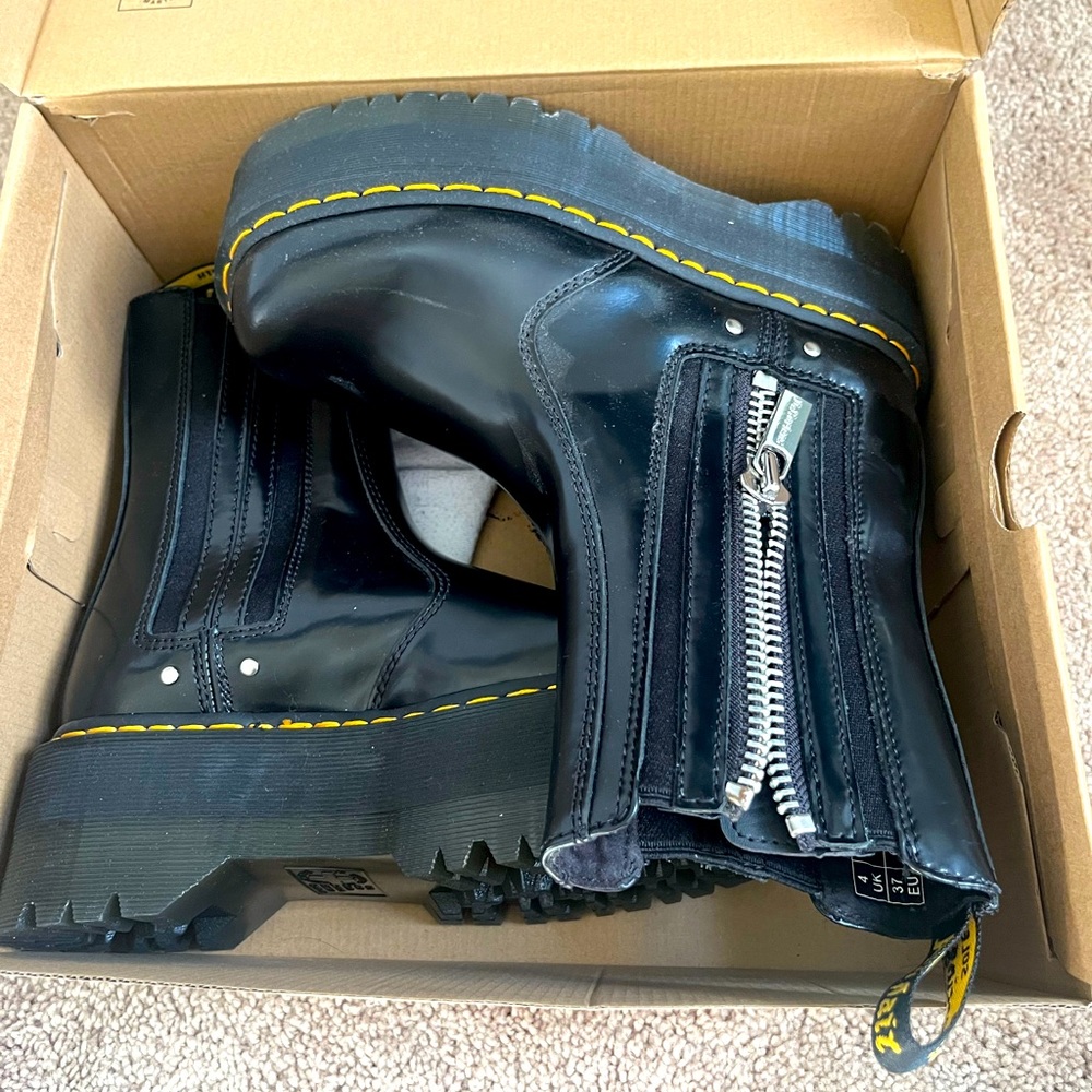 Dr Martens Platform Boot